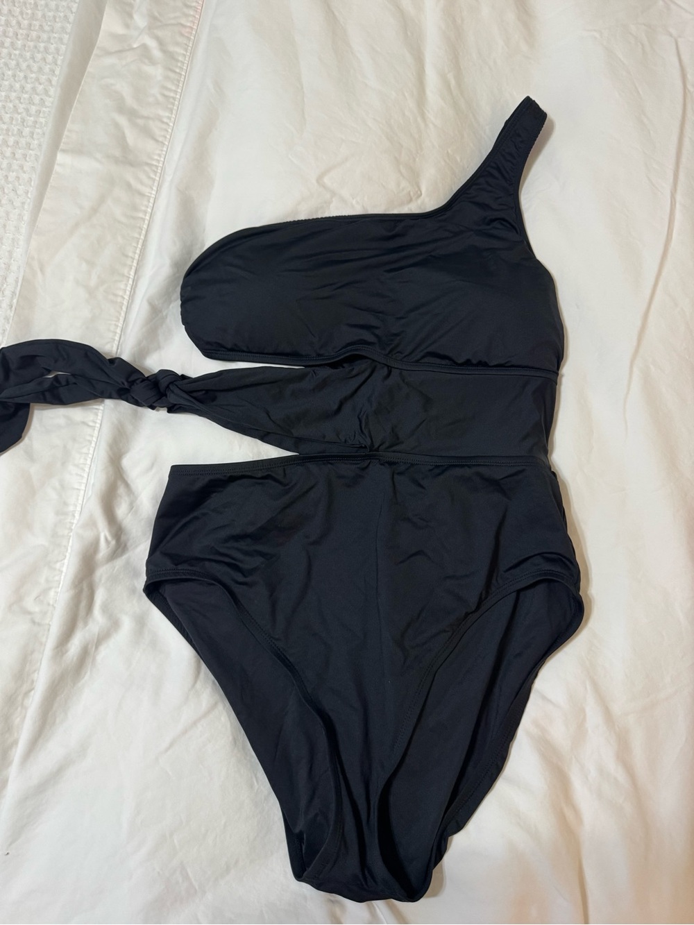 La Blanca Black One-Shoulder women’s Swimsuit with Side Tie